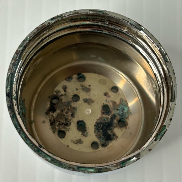 Vintage Amber Glass Salt and Pepper Shaker Set Silver Tone Screw on Plastic Caps - Picture 10 of 12